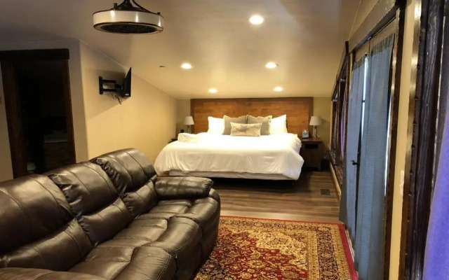 Zion Cliff Lodge