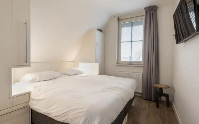 Friesland Villa w/ Sauna