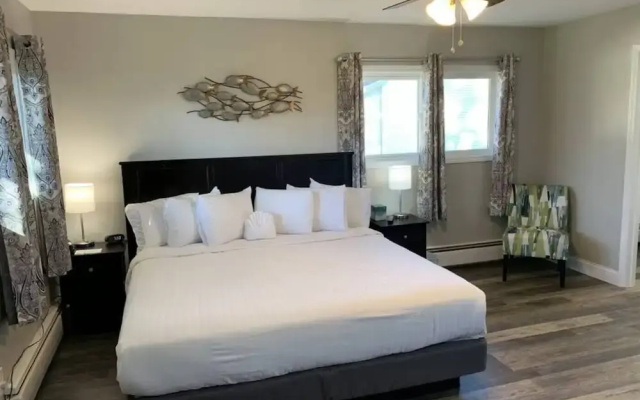 Lakeside Motel