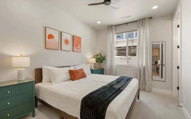 Vacation Mode 5 Bedroom Townhouse
