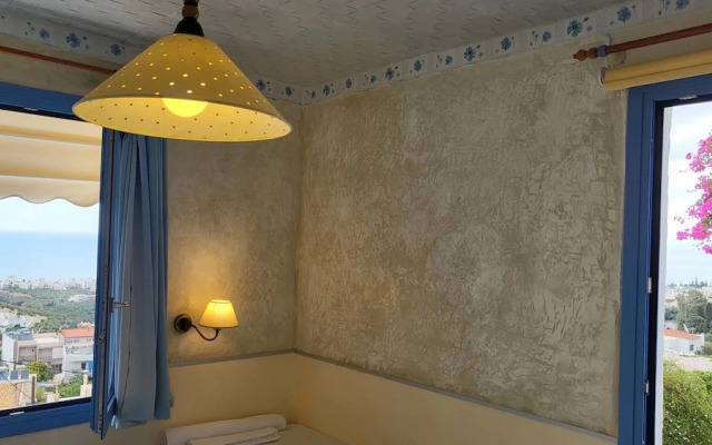 Studio Quiet And Peaceful And Very Relaxing With Kitchen, Shared Pool and Ac