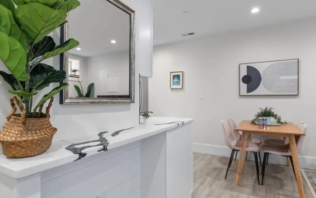Central 2 br City Sanctuary Commuter friendly