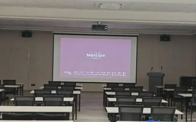 Mercure Hotel  May Fourth Plaza, Qingdao