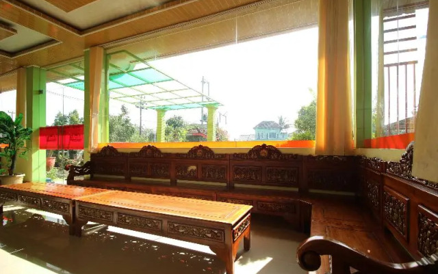 Homestay Hj Suharti by OYO