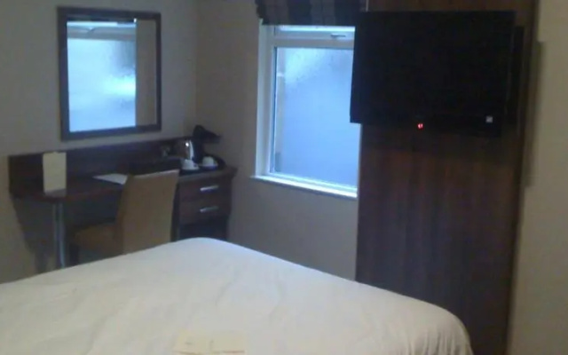 George Hotel