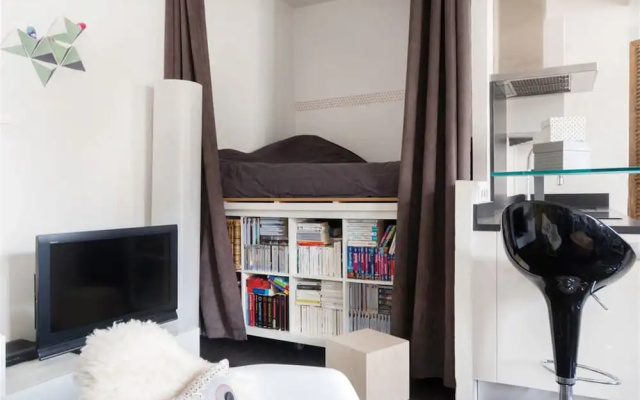 Modern Studio Bastille Smartrenting