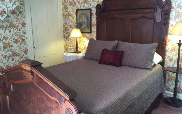 Shaw House Inn