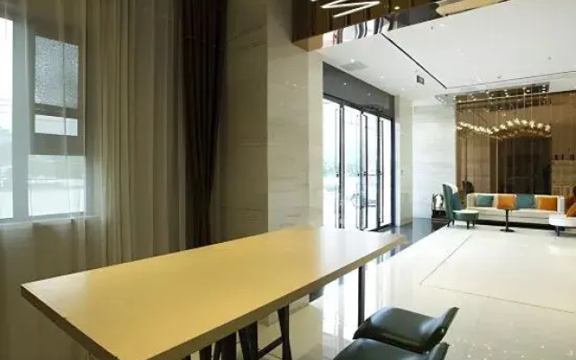 City Comfort Inn Hotel (Wuxue Passenger Transport Center)