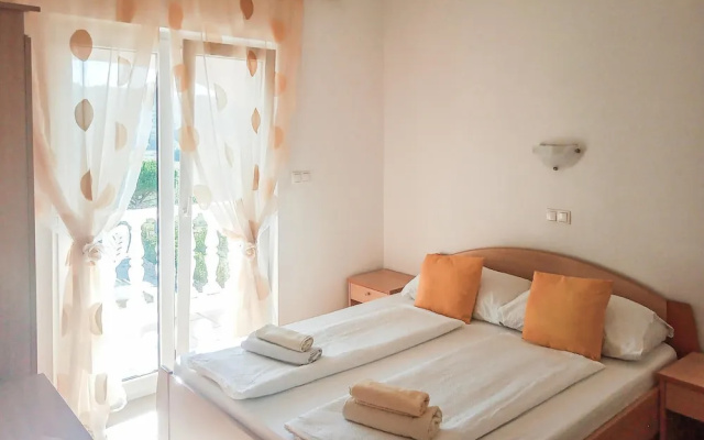 Nice Apartment in Lopar With 2 Bedrooms and Wifi