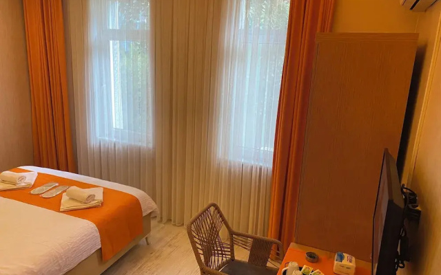 Aura Hotel