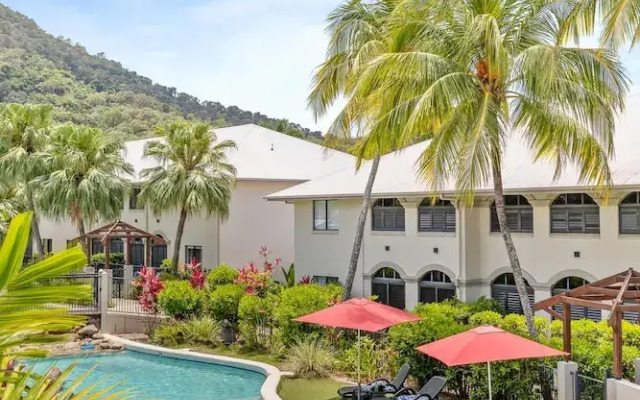 Salt Sand Retreat 1BR Resort Spa
