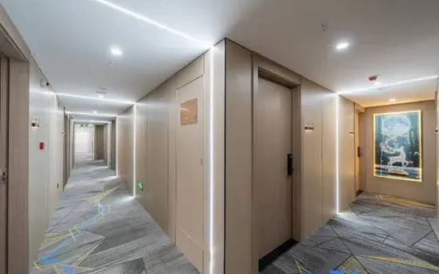 Xinhui Intelligent Hotel (Changhai Hospital)