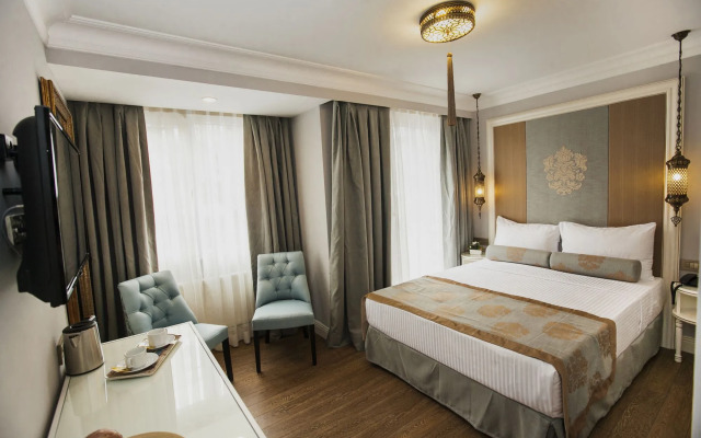 Raymond Blue Hotel