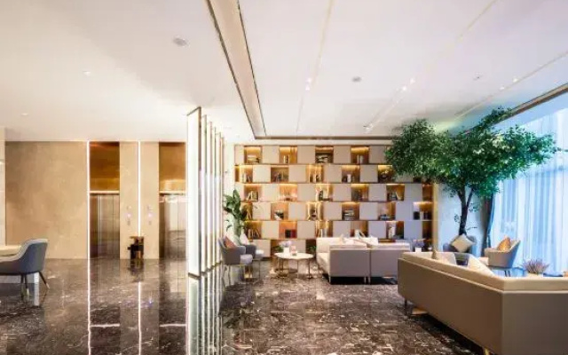 Lavande Hotel (LiaoYang City Center)