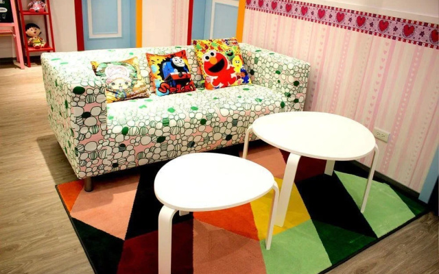 Poetic Castle-Family Theme Villa