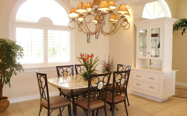 690 Pelican Court