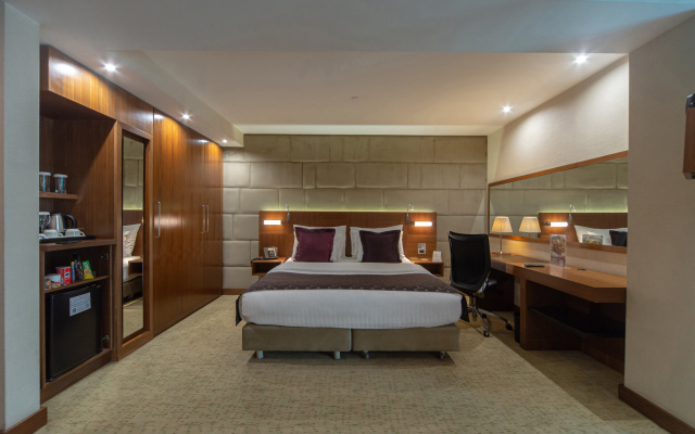 Crowne Plaza Istanbul - Harbiye by IHG