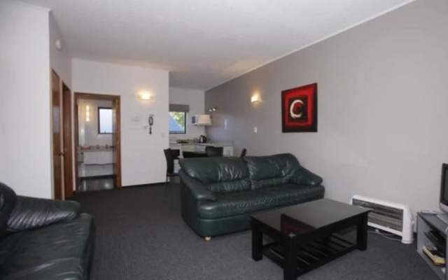 Kings Gate Motel