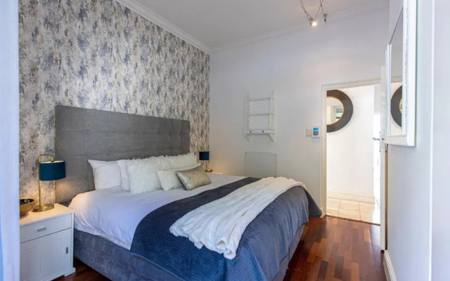 Clifton YOLO Spaces – Clifton Beachfront Apartments