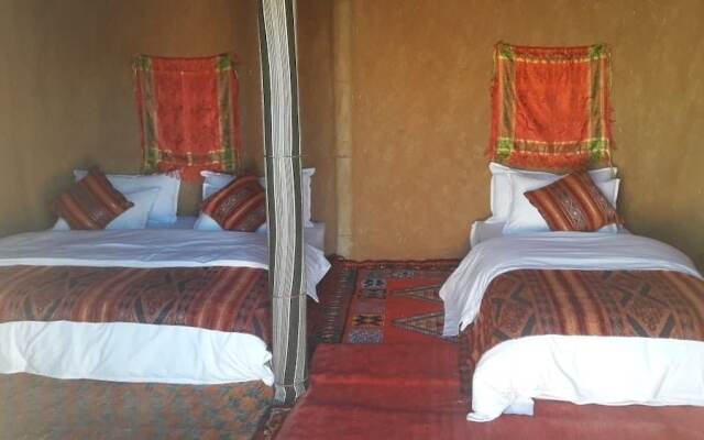Отель Sahara Camp & Camel Trek Марокко, Мерзуга - отзывы, цены и фото номеров - забронировать отель Sahara Camp & Camel Trek онлайн комната для гостей
