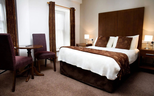 The Gateway Hotel