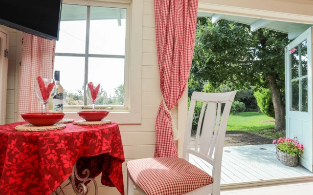 Songbird Hideaway