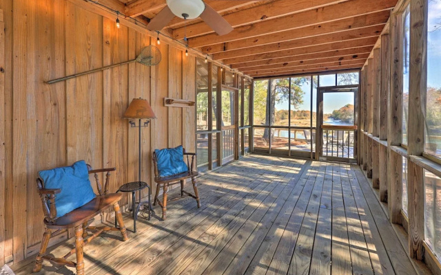 Waterfront Deck: Home on Ouachita River!