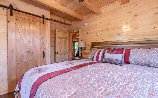Pure Indulgence - Two Bedroom Cabin