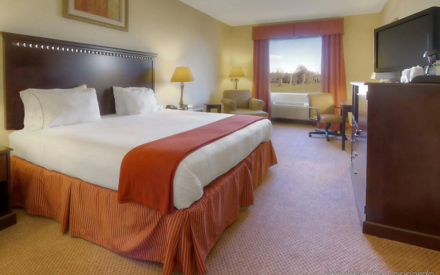 Holiday Inn Express Hotel & Suites Clarksville by IHG