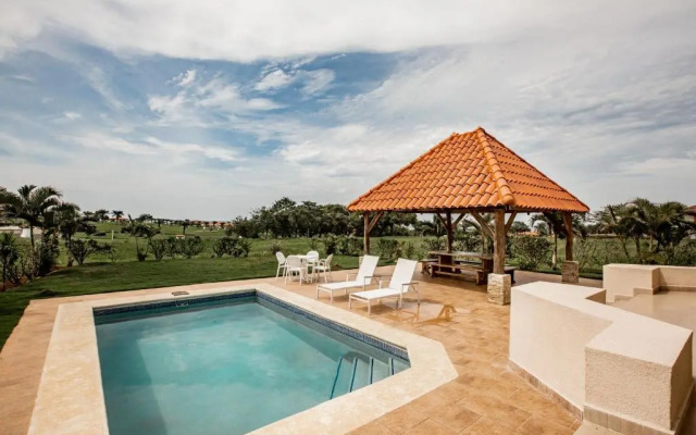 Villa Larisa
