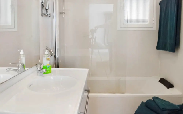 Apartment - 2 Bedrooms with Pool and WiFi - 107295