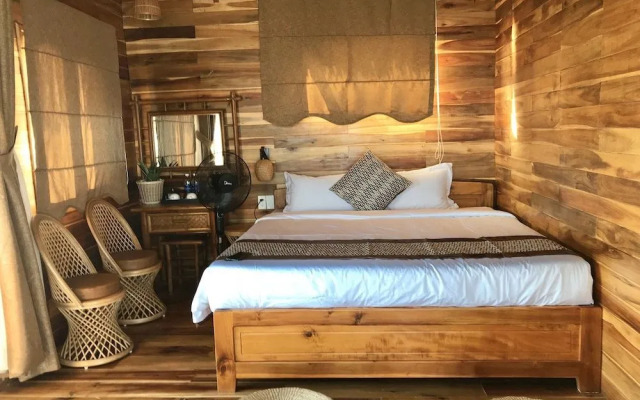 Naomi Resort