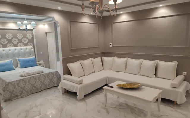 Come to K A M House 2 - Σουίτα Ημιυπογείου