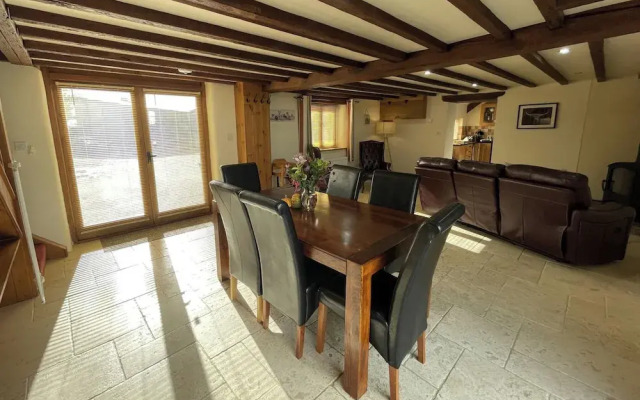 Granary Barn, A Rural Retreat - Private Hot Tub,