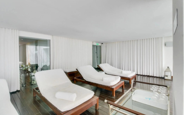 Oceana Suites Yoo Suite 305