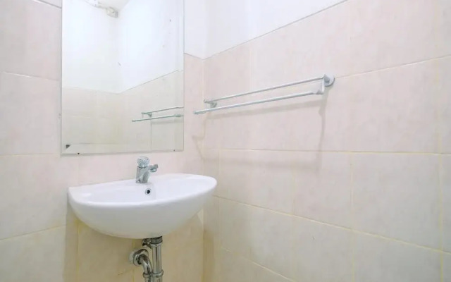 Homey And Cozy Studio At Park View Condominium Apartment