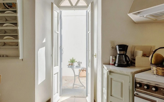 "Harmony" Apt in Stone Tower 1690 • Andros Island