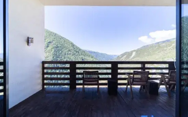 Qingya Yuanshan Homestay,Mount Siguniang