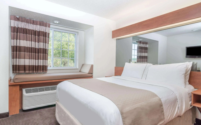 Microtel Inn & Suites by Wyndham Rice Lake