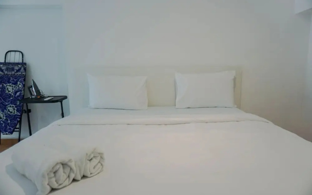 Comfortable And Homey Studio Loft At Kingland Avenue Apartment