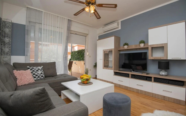Stunning Apartment in Makarska With Wifi and 1 Bedrooms