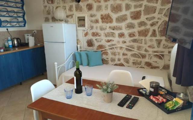 Marina Castellana Studios II