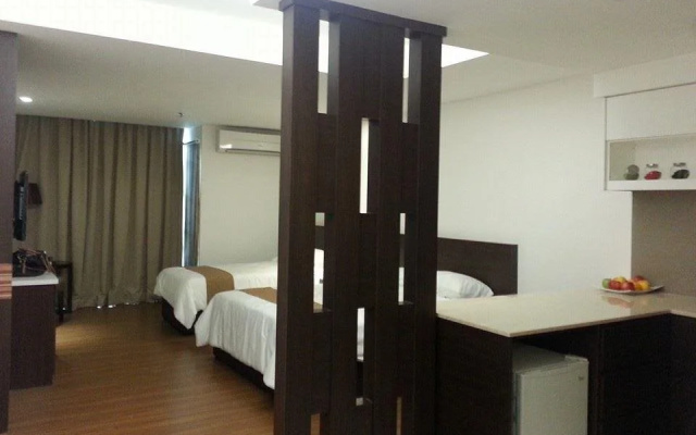 Qaseh Aryaana Suite