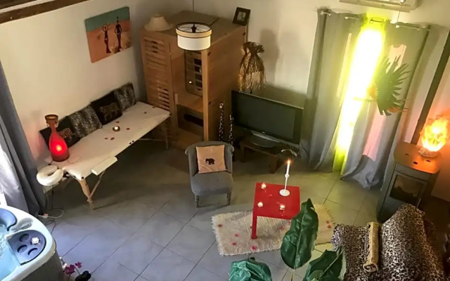 Le Mas Romantique avec Jacuzzi et Sauna privé