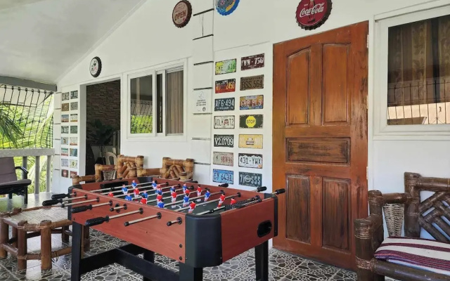 3 Bed House - Sleeps 20 - Pets - Pool - Garden