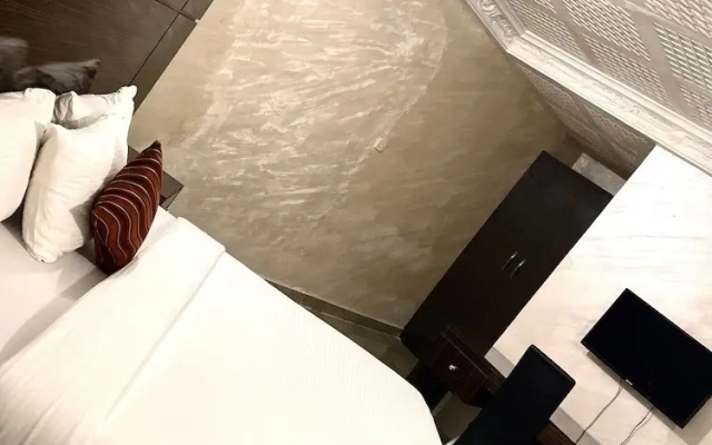 Serob Hotel