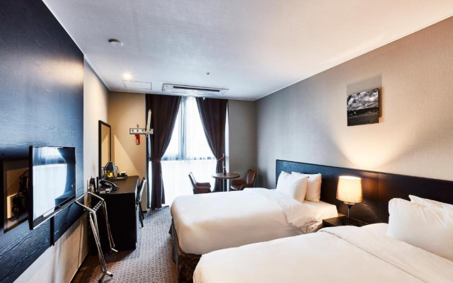 Ramada Pyeongtaek Hotel