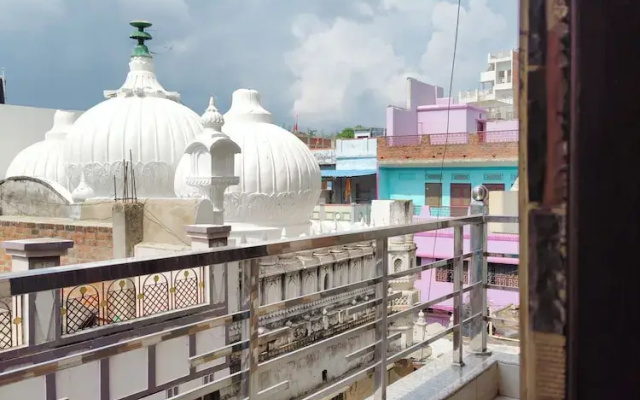 Gauri Shankar P Guest house