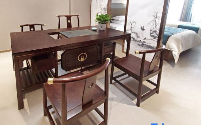 Xiangxiang Victoria Hotel (Xianghong Railway Station Store)