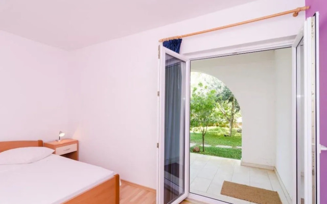 Apartments Plavac Mali
